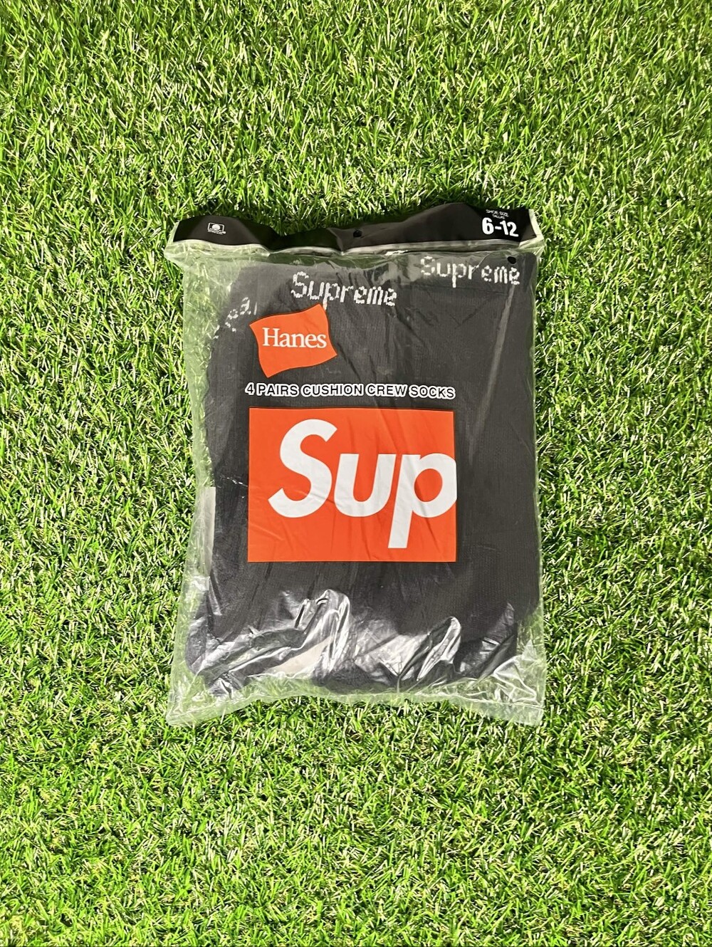 Supreme socks